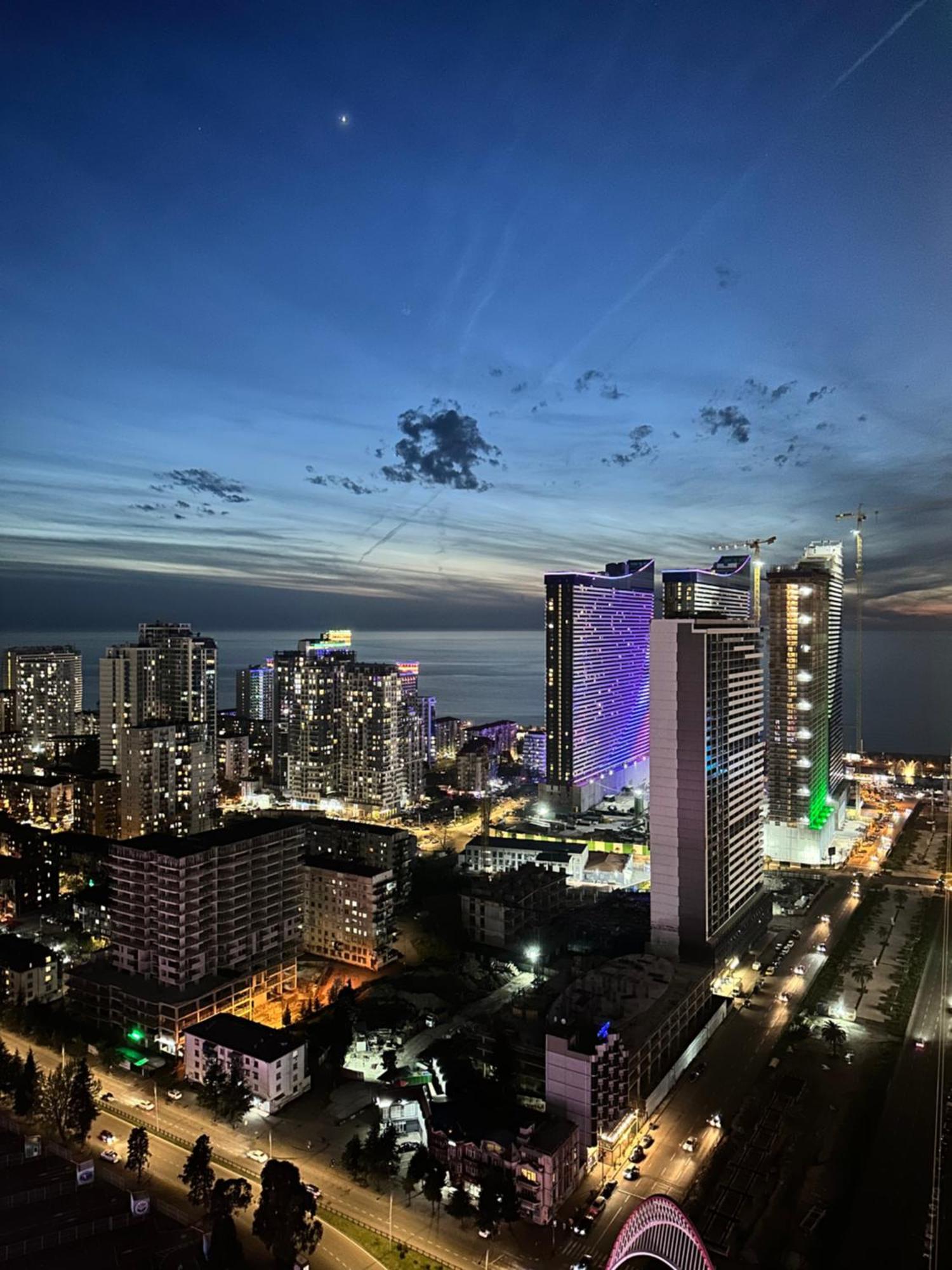 Batumi Orbi City Apart Hotel Exteriör bild